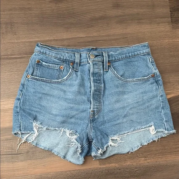 Levi’s 501 Denim Shorts - Picture 1 of 4